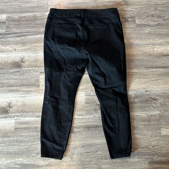 Torrid Black Distressed Skinny Jeans - Picture 3 of 6